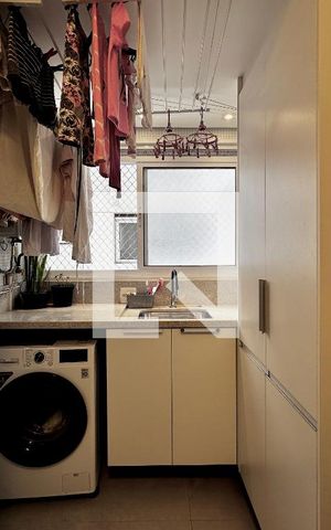 Apartamento à venda com 134m², 3 quartos e 2 vagas Apartamento à venda com 134m², 3 quartos e 2 vagasÁrea de Serviço