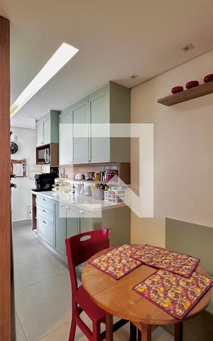 Apartamento à venda com 134m², 3 quartos e 2 vagas Apartamento à venda com 134m², 3 quartos e 2 vagasCozinha
