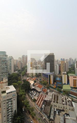 Apartamento à venda com 358m², 4 quartos e 4 vagasVista da Suíte 1