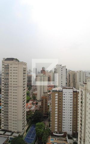 Apartamento à venda com 358m², 4 quartos e 4 vagasVista da Suíte 4