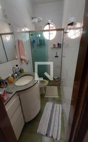 Casa à venda com 150m², 3 quartos e 1 vagaBanheiro