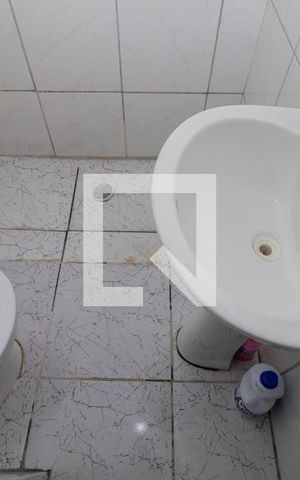 Casa para alugar com 50m², 1 quarto e sem vaga Casa para alugar com 50m², 1 quarto e sem vagaBanheiro
