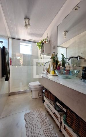 Casa de condomínio à venda com 150m², 4 quartos e 2 vagas Casa de condomínio à venda com 150m², 4 quartos e 2 vagasBanheiro 1
