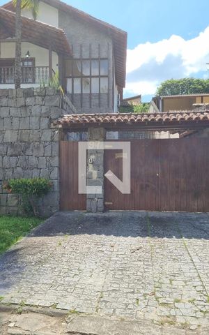 Casa de condomínio à venda com 391m², 6 quartos e 6 vagas Casa de condomínio à venda com 391m², 6 quartos e 6 vagasEntrada