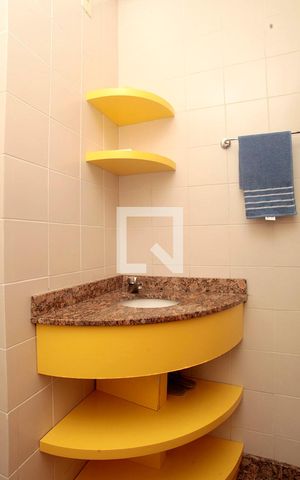 Apartamento à venda com 289m², 3 quartos e 3 vagasBanheiro 3 Lavabo