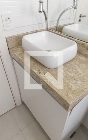 Apartamento à venda com 49m², 2 quartos e 1 vaga Apartamento à venda com 49m², 2 quartos e 1 vagaBanheiro