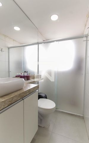 Apartamento à venda com 49m², 2 quartos e 1 vaga Apartamento à venda com 49m², 2 quartos e 1 vagaBanheiro