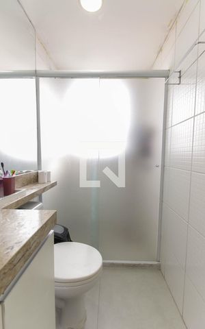 Apartamento à venda com 49m², 2 quartos e 1 vaga Apartamento à venda com 49m², 2 quartos e 1 vagaBanheiro