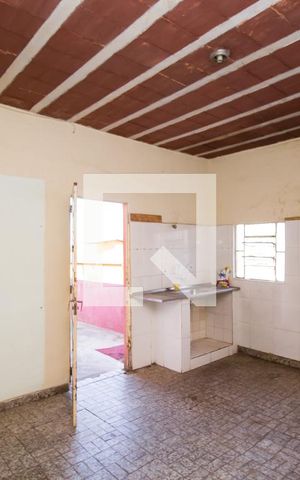Casa à venda com 400m², 2 quartos e 5 vagas Casa à venda com 400m², 2 quartos e 5 vagasCozinha
