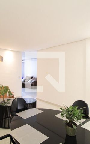 Casa à venda com 500m², 3 quartos e 4 vagasCopa