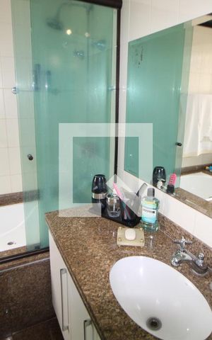 Apartamento à venda com 207m², 4 quartos e 4 vagasQuarto 3 - Banheiro