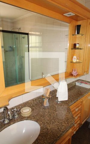 Apartamento à venda com 207m², 4 quartos e 4 vagasQuarto 2 - Banheiro