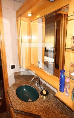 Apartamento à venda com 207m², 4 quartos e 4 vagasQuarto 1 - Banheiro