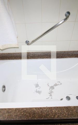 Apartamento à venda com 207m², 4 quartos e 4 vagasQuarto 3 - Banheiro