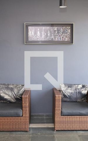 Apartamento para alugar com 62m², 2 quartos e 1 vagaÁrea comum - Saguão do prédio