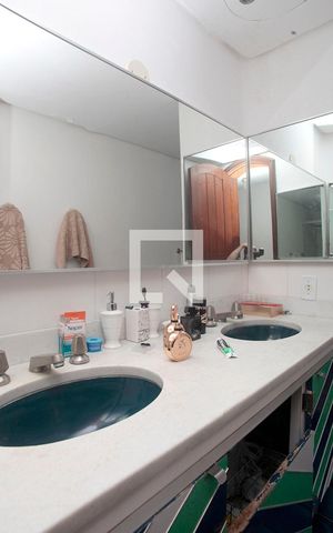 Apartamento à venda com 310m², 3 quartos e 3 vagasBanheiro 2