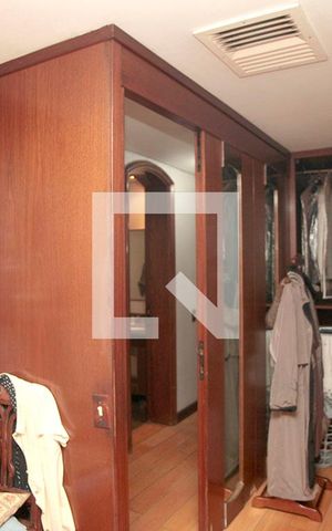 Apartamento à venda com 310m², 3 quartos e 3 vagasCloset