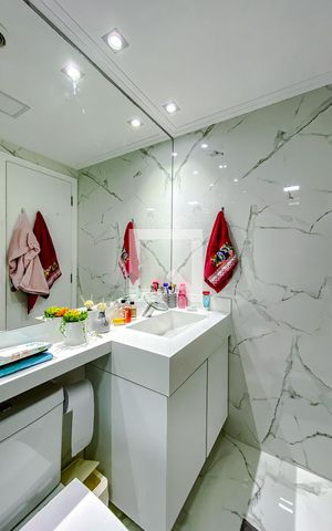 Apartamento à venda com 74m², 2 quartos e 2 vagasBanheiro da Suíte 1