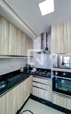 Apartamento à venda com 74m², 2 quartos e 2 vagasCozinha
