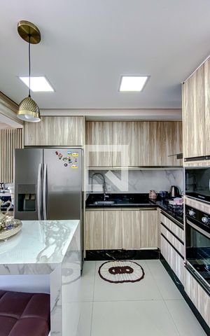 Apartamento à venda com 74m², 2 quartos e 2 vagasCozinha
