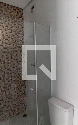 Apartamento à venda com 45m², 2 quartos e sem vaga Apartamento à venda com 45m², 2 quartos e sem vagaBanheiro