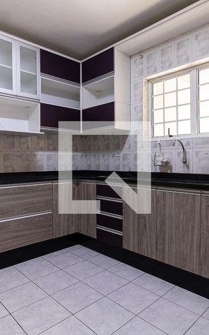 Casa à venda com 125m², 3 quartos e 2 vagas Casa à venda com 125m², 3 quartos e 2 vagasCozinha