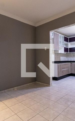 Casa à venda com 125m², 3 quartos e 2 vagas Casa à venda com 125m², 3 quartos e 2 vagasCopa
