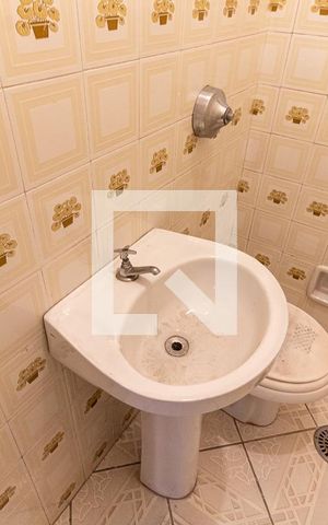 Casa à venda com 125m², 3 quartos e 2 vagas Casa à venda com 125m², 3 quartos e 2 vagasBanheiro Salão de Festas