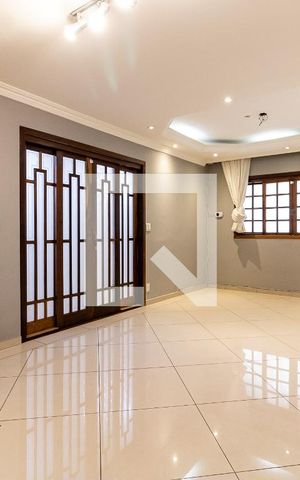 Casa à venda com 125m², 3 quartos e 2 vagas Casa à venda com 125m², 3 quartos e 2 vagasSala