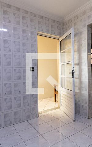 Casa à venda com 125m², 3 quartos e 2 vagas Casa à venda com 125m², 3 quartos e 2 vagasCozinha
