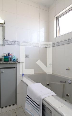 Casa à venda com 175m², 3 quartos e 2 vagasBanheiro