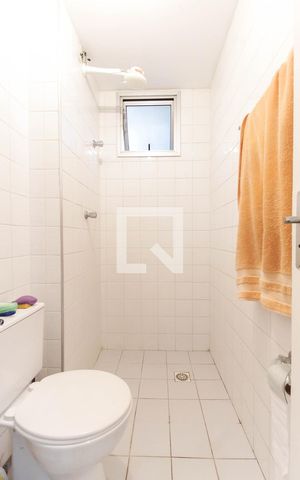 Apartamento à venda com 48m², 2 quartos e 1 vaga Apartamento à venda com 48m², 2 quartos e 1 vagaBanheiro