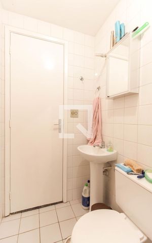 Apartamento à venda com 48m², 2 quartos e 1 vaga Apartamento à venda com 48m², 2 quartos e 1 vagaBanheiro