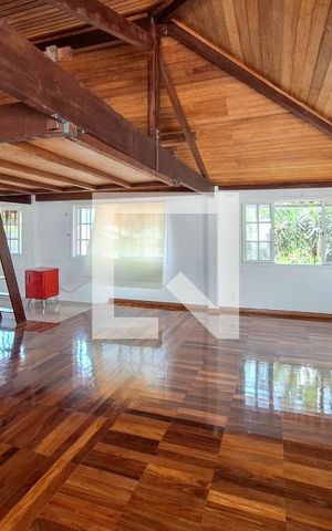 Casa à venda com 80m², 1 quarto e 1 vaga Casa à venda com 80m², 1 quarto e 1 vagaSala