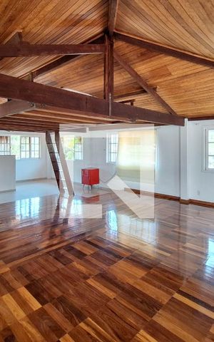Casa à venda com 80m², 1 quarto e 1 vaga Casa à venda com 80m², 1 quarto e 1 vagaSala