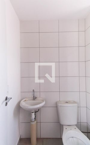 Apartamento à venda com 48m², 2 quartos e sem vaga Apartamento à venda com 48m², 2 quartos e sem vagaBanheiro