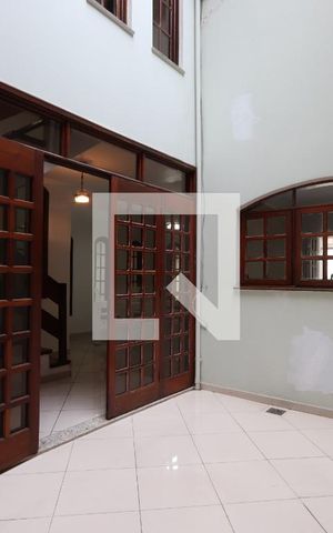 Casa à venda com 300m², 4 quartos e 4 vagasJardim de inverno
