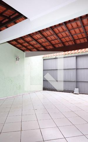 Casa à venda com 300m², 4 quartos e 4 vagasGaragem