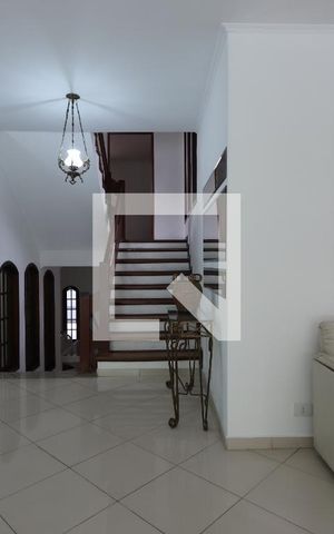 Casa à venda com 300m², 4 quartos e 4 vagasSala