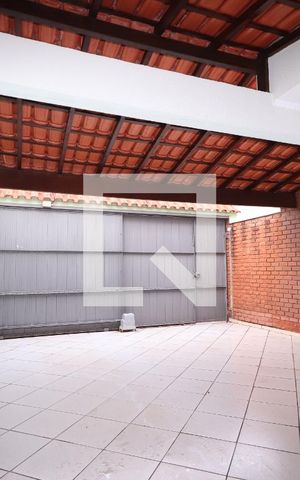 Casa à venda com 300m², 4 quartos e 4 vagasGaragem