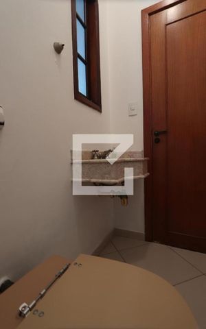 Casa à venda com 300m², 4 quartos e 4 vagasLavabo