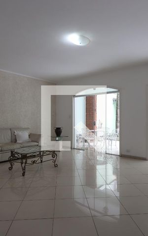 Casa à venda com 300m², 4 quartos e 4 vagasSala