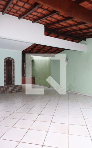 Casa à venda com 300m², 4 quartos e 4 vagasGaragem