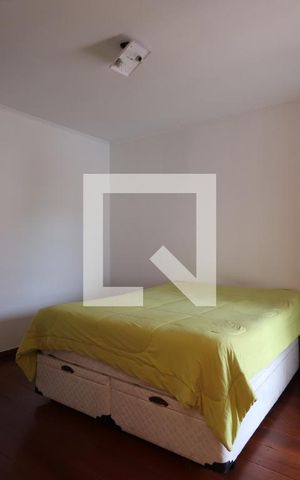 Casa à venda com 300m², 4 quartos e 4 vagasSuíte