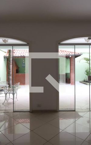 Casa à venda com 300m², 4 quartos e 4 vagasSala