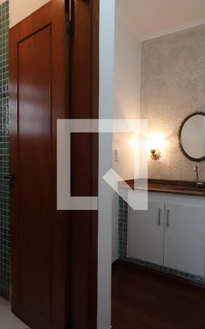 Casa à venda com 300m², 4 quartos e 4 vagasBanheiro Social