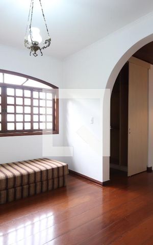 Casa à venda com 300m², 4 quartos e 4 vagasHall dos Quartos