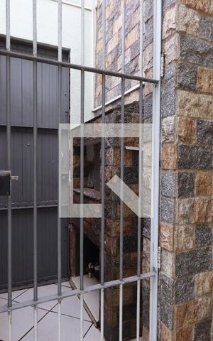 Casa à venda com 300m², 4 quartos e 4 vagasEntrada de serviço