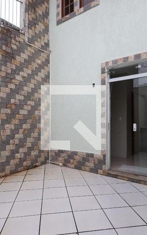 Casa à venda com 300m², 4 quartos e 4 vagasEntrada de serviço
