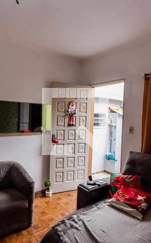 Casa à venda com 300m², 2 quartos e 4 vagas Casa à venda com 300m², 2 quartos e 4 vagasSala